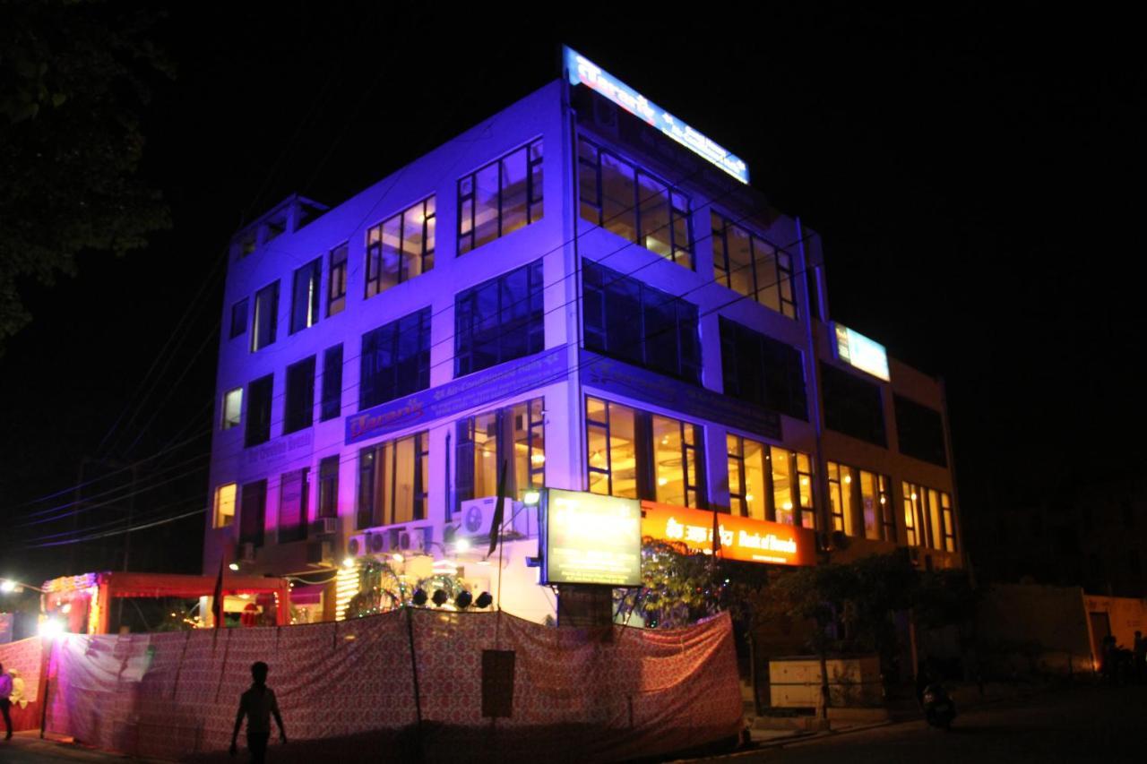 Oyo 36432 Hotel Tarang Ghaziabad Exterior foto